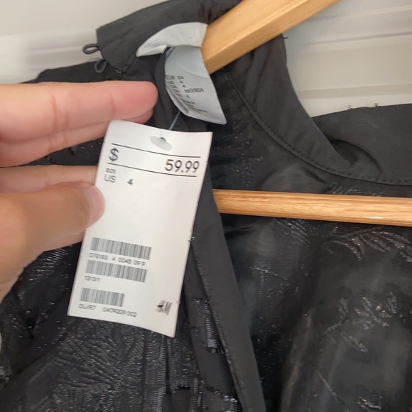 H&M Black Dress Size 4 - Picture 3 of 3